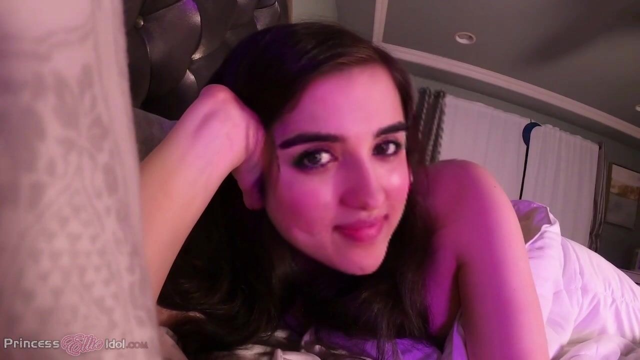 Mood light sex with Shirley Setia