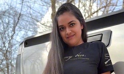 Keerthi Suresh Fucking her Car