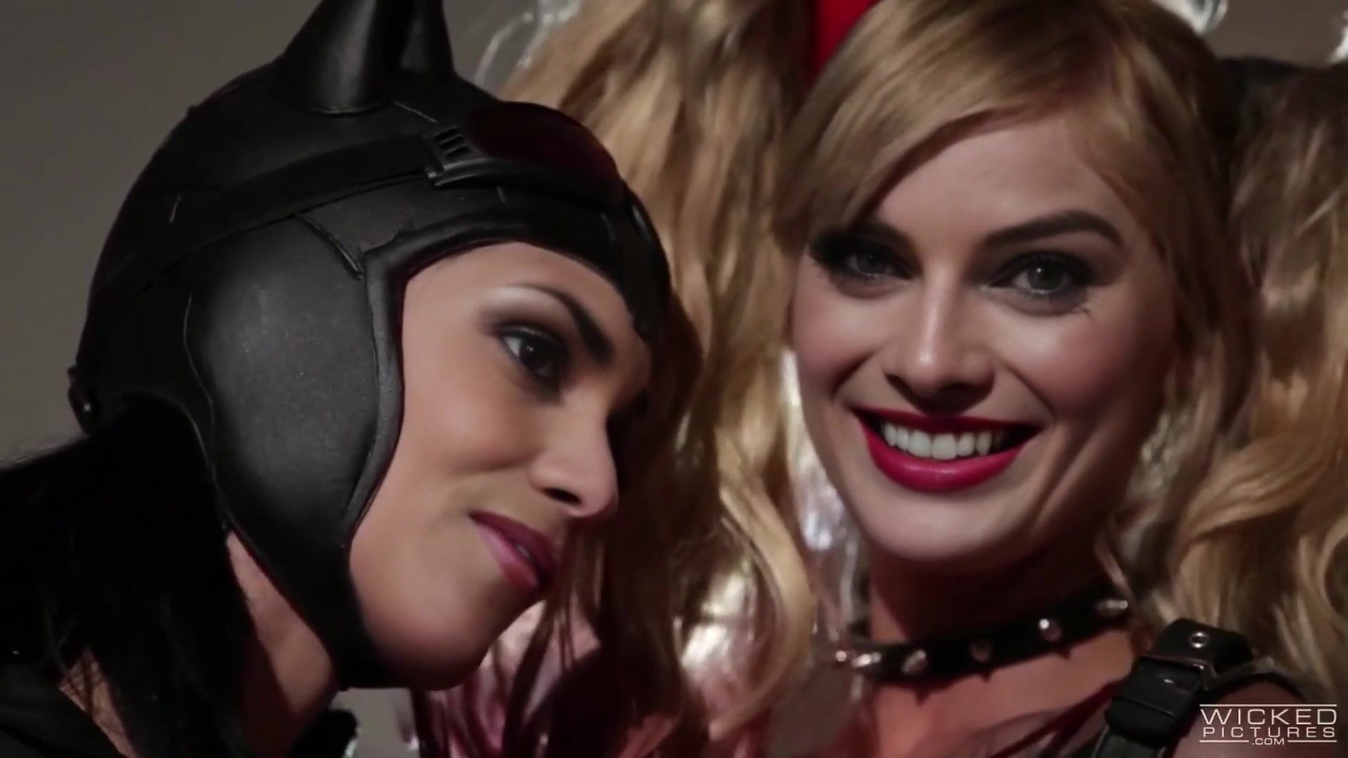 Batman Vs Superman Part 4 - Margot Robbie and Halle Berry